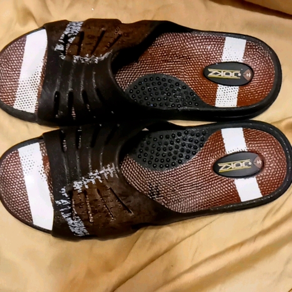 Shoes - Picture 2 of 4